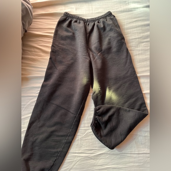 Gildan Sweatpants - Picture 2 of 3